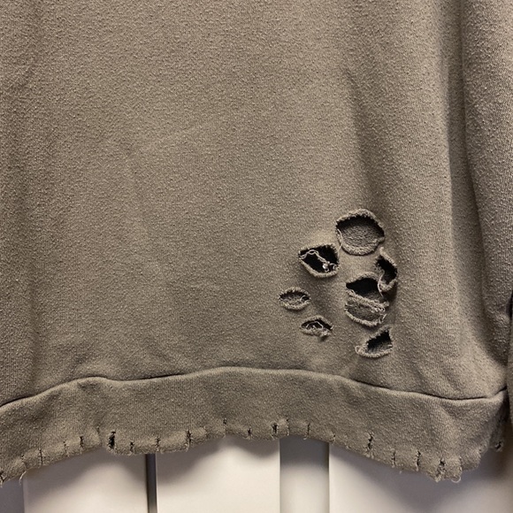 Active USA-Brand Distressed Cropped Sweatshirt in Size Large. - Picture 2 of 8